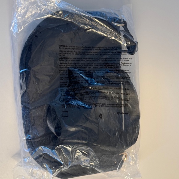 NWT Lululemon All Night Festival Bag Micro in Black and GOLD (Not Silver) 5L - Picture 6 of 6